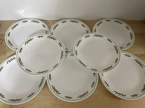 Set of 8 Corelle Corning Winter Holly Days 10.25" Dinner Plates