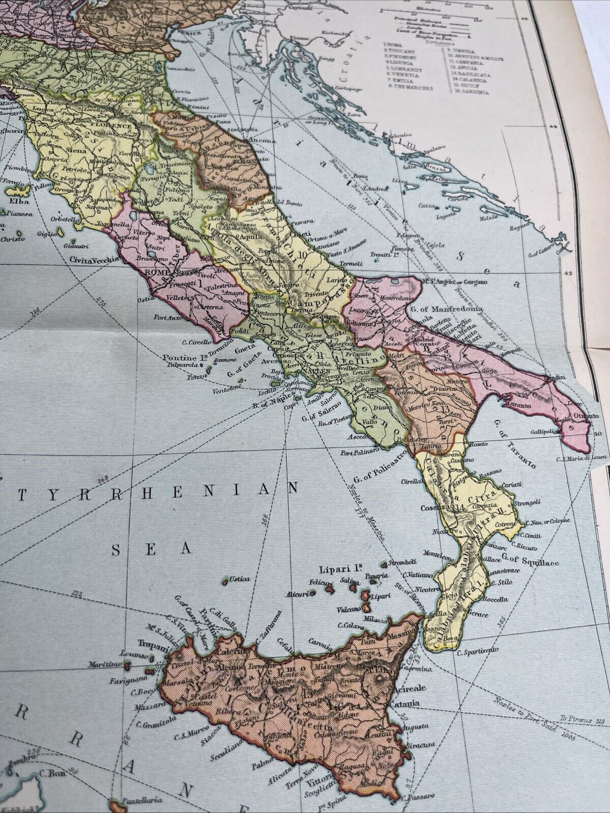 Foto 5 di 9