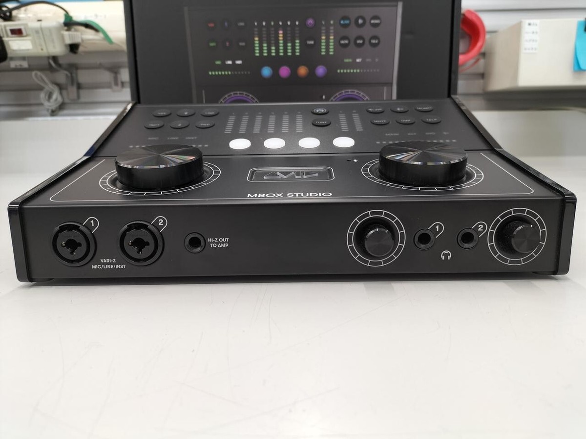 Avid MBox Studio USB Audio Interface USB-C Desktop Black top mint
