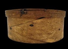 Great Round Pantry Box, Hersey Family Hingham, MA, c. 1830 6 3/4" by 2 3/4"