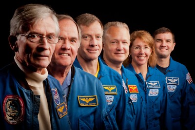 SPACE SHUTTLE COLUMBIA STS-1 & STS-135 CREW 4X6 GLOSSY NASA PHOTO REPRINT