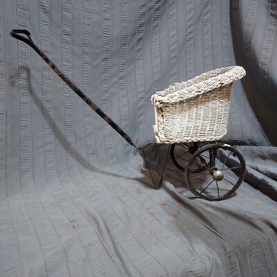  ANTIQUE WICKER Baby Size DOLL RICKSHAW STYLE STROLLER RUBBER WHEEL Carriage
