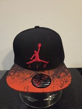 NIKE AIR JORDAN BLACK RED SNAP BACK BASEBALL HAT. NEW