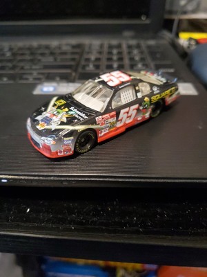 BOBBY HAMILTON #55 MARVIN THE MARTIAN MONTE CARLO, 2002 R.C. 1:64, LOOSE