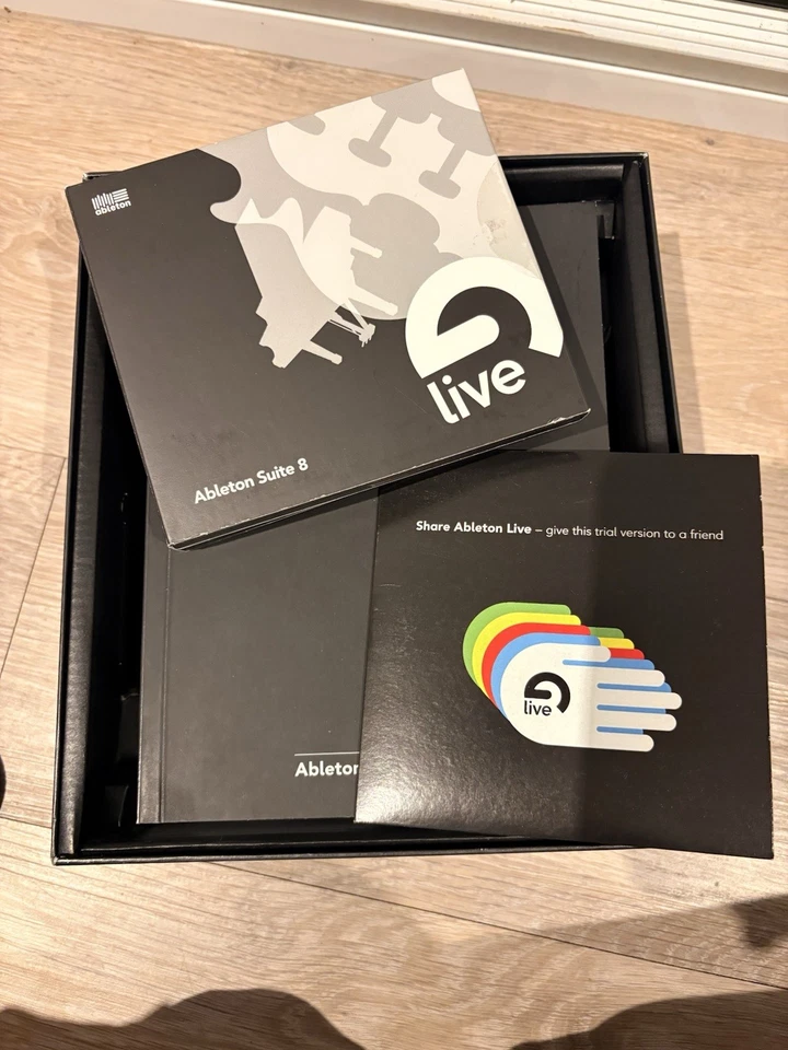 Ableton Live Suite 8 & Accompanying Book - Image 4 of 4