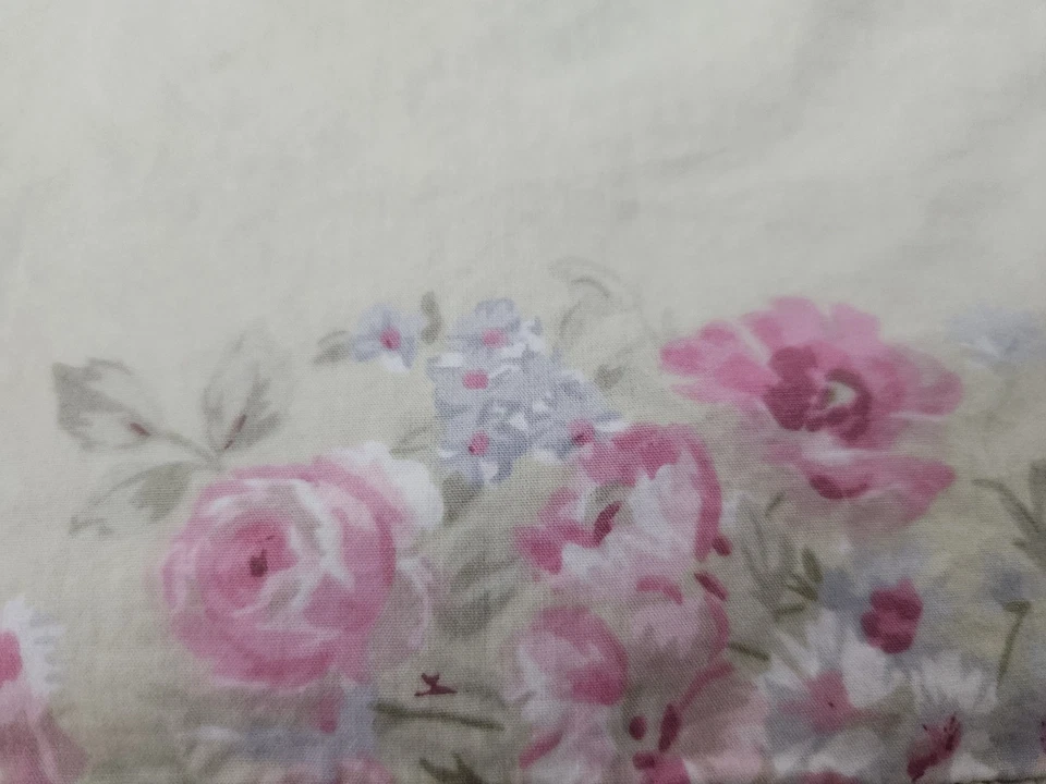 SIMPLEMENTE SHABBY CHIC COMPLETO/QUEEN CINTAS Y ROSAS EDREDÓN FLORAL CON VOLANTES Y FUNDAS Foto 3 de 4