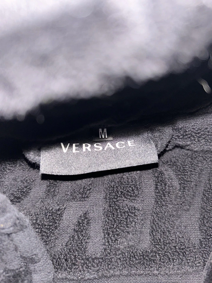 Bata Versace negra M con cinturón Foto 2 de 4