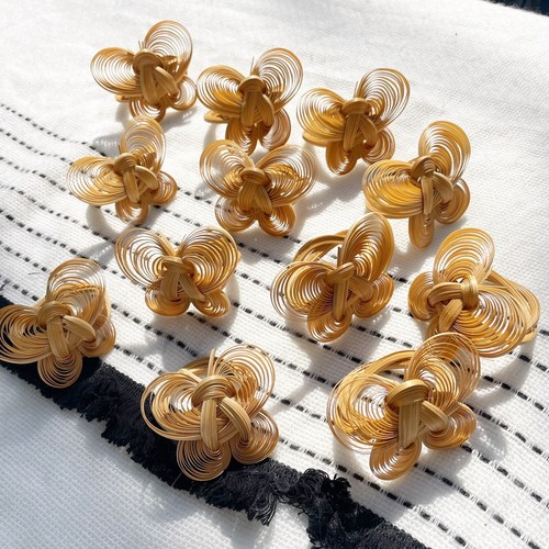 Set of 12 Vintage Ratan Butterfly Napkin Rings - Picture 5 of 5