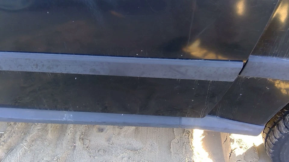 Geo Tracker Driver 1996 moldura delantera izquierda de puerta OEM moldura negra Foto 3 de 4