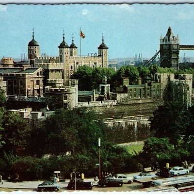 c1950s London England Postcard Tower of London Tower Bridge Historic Castle A371