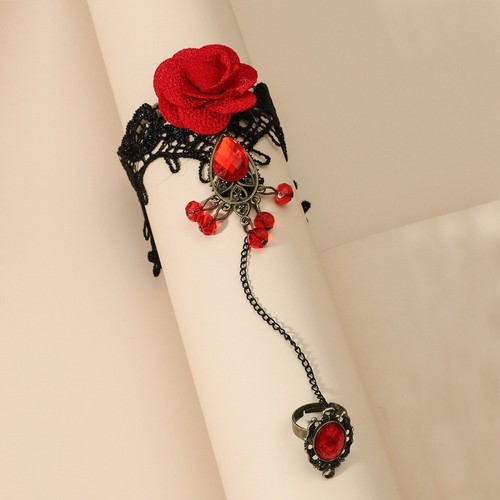 Personality Vintage Lace Metal Bracelet Bracelet with Fingernail Chain Women