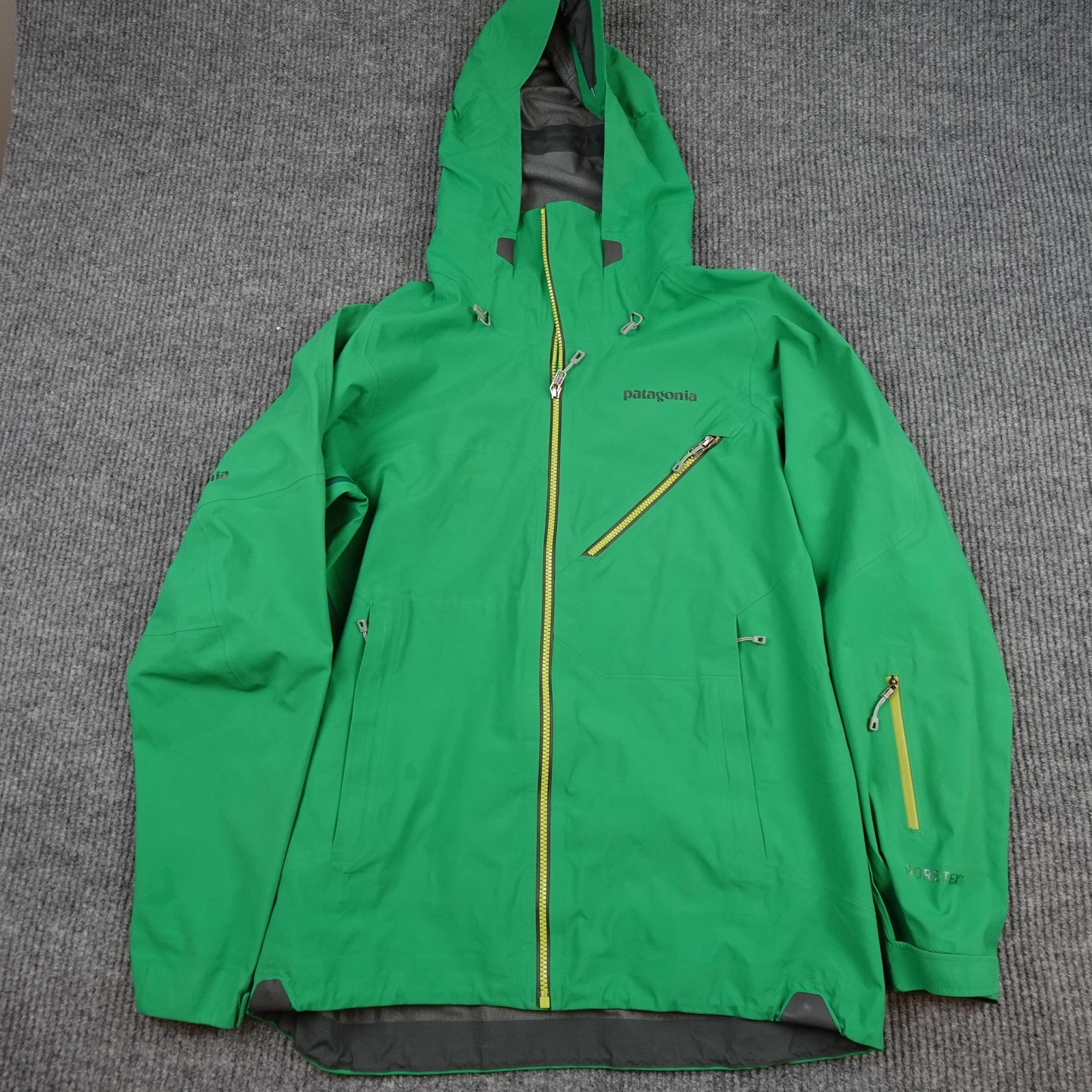 Patagonia Untracked Jacket Mens Small Green Goretex Waterproof Ski Shell 29865
Opens in a new window