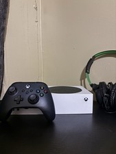 Microsoft Xbox series S Console Bundle with C...
