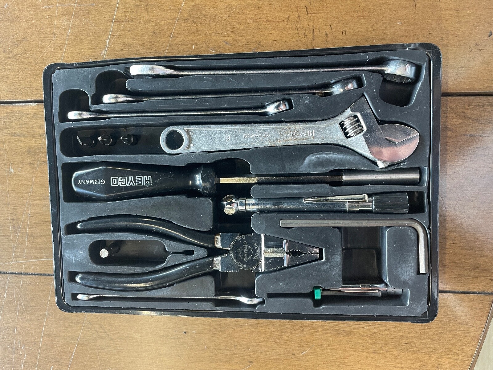 ROLLS ROYCE  BENTLEY TOOL KIT NEVER USED  FROM 1981 TO 1998