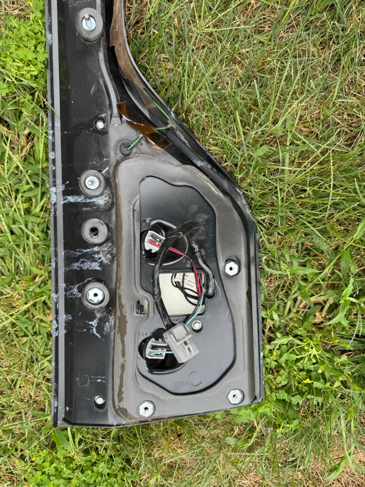 Dodge Durango 2014-2023 lámpara de puerta levadiza Foto 3 de 4