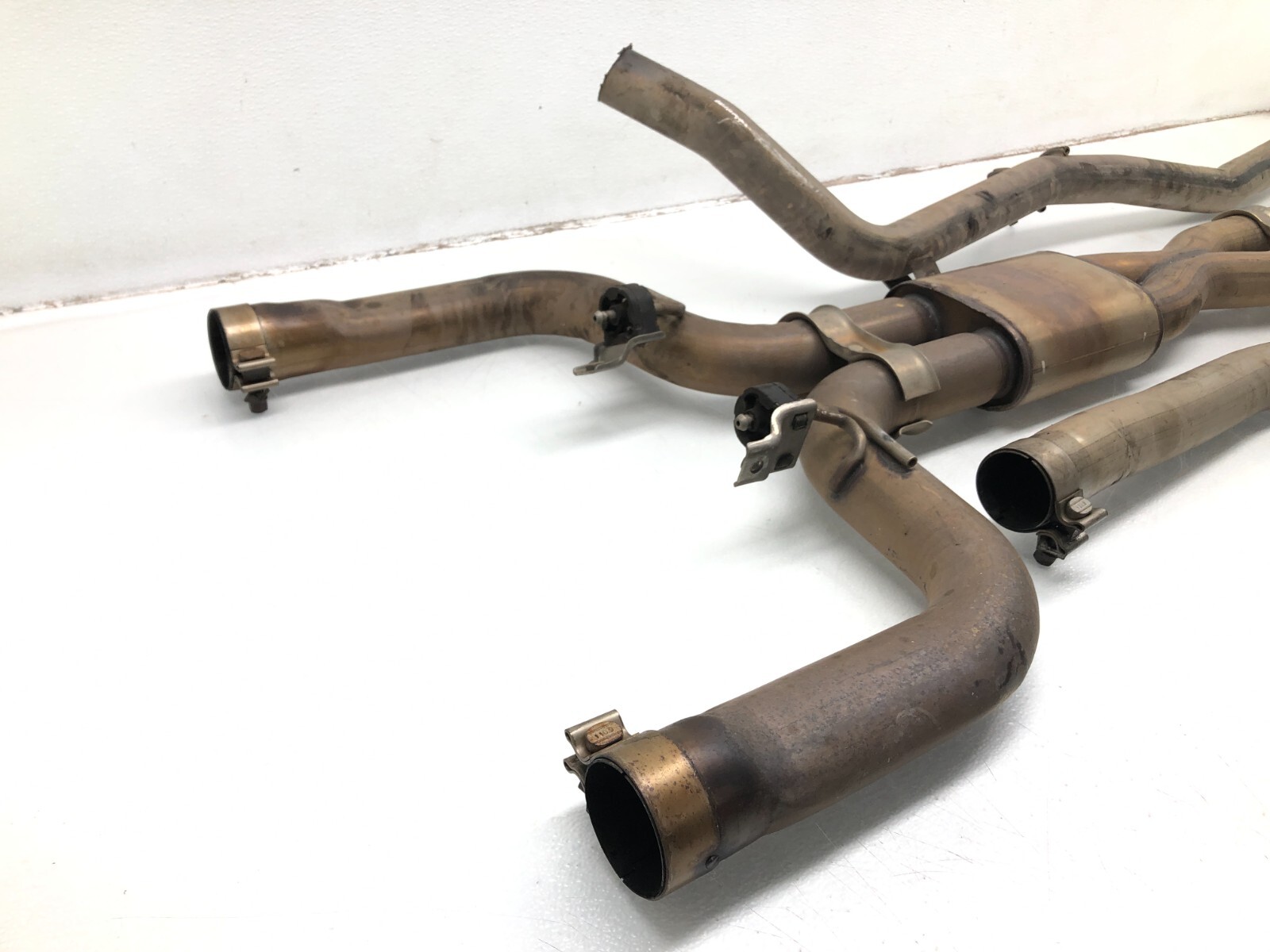 2014-2019 MASERATI GHIBLI S EXHAUST SILENCER RESONATOR ASSEMBLY W/ PIPES OEM.