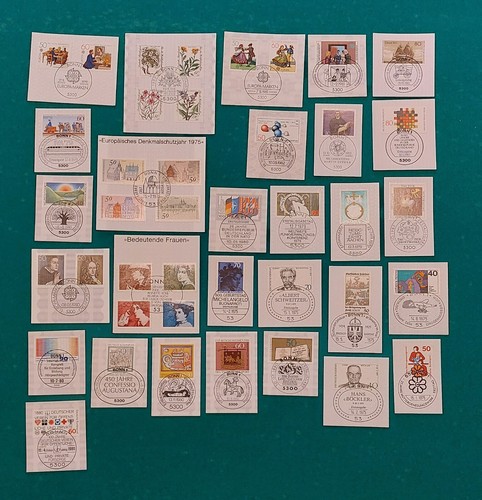 49 Erstausgaben von Briefmarken Deutsche Post aus den 70er/80er Jahren gem. Abb