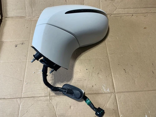 Buick Envision 17 18 19 20 Driver Left LH Power Door Mirror Turn Signal 84144768