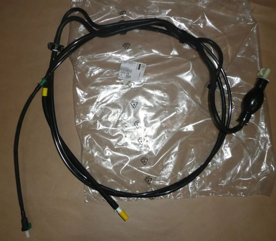 Tuyau de carburant étanche 1574.CR anti-fuite pour Citroën C4 et Peugeot 307