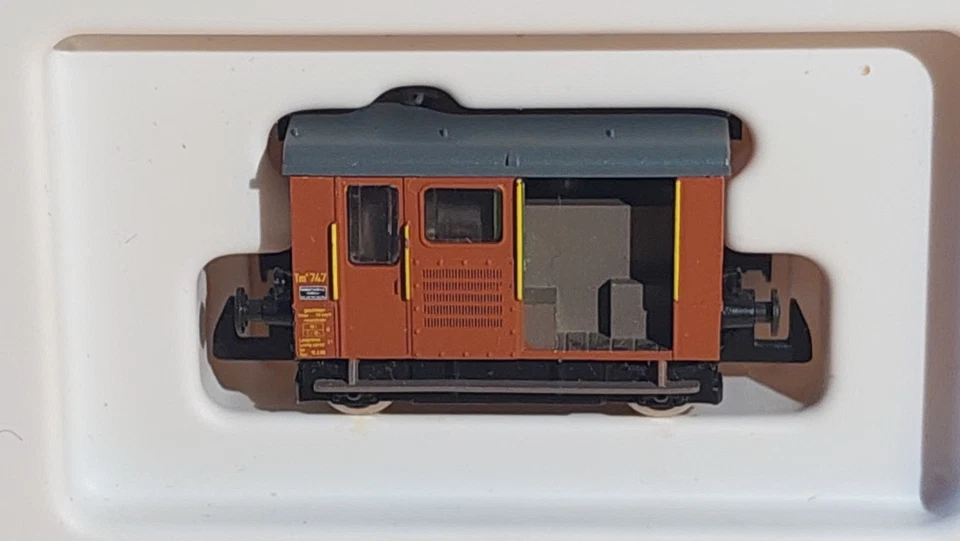 Arnold N 2073 Klein-Diesellok Schienentraktor SBB TM 747 (guter Zustand) mit OVP