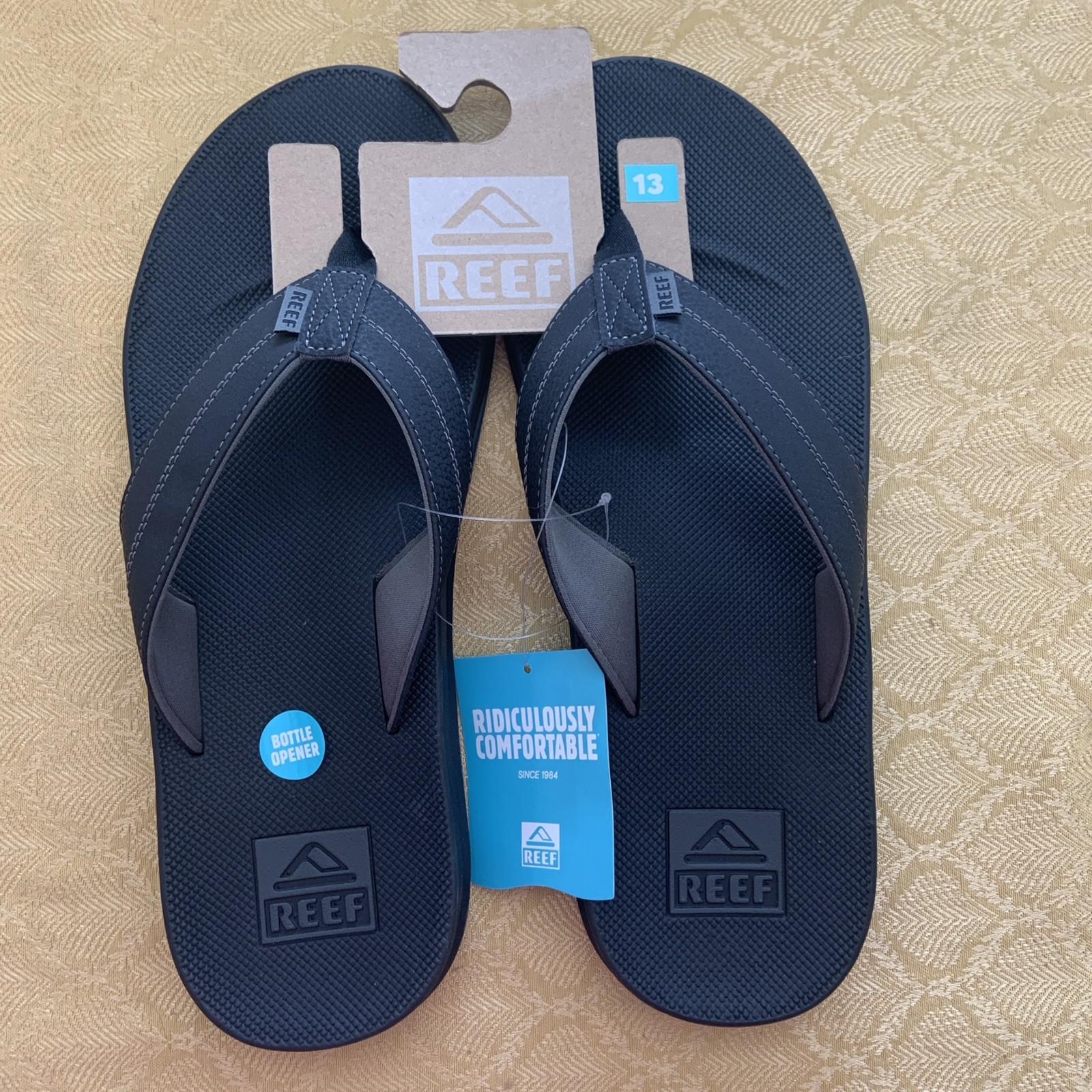REEF Element MEN'S Flip Flop Sandal Color Black Bottle Opene