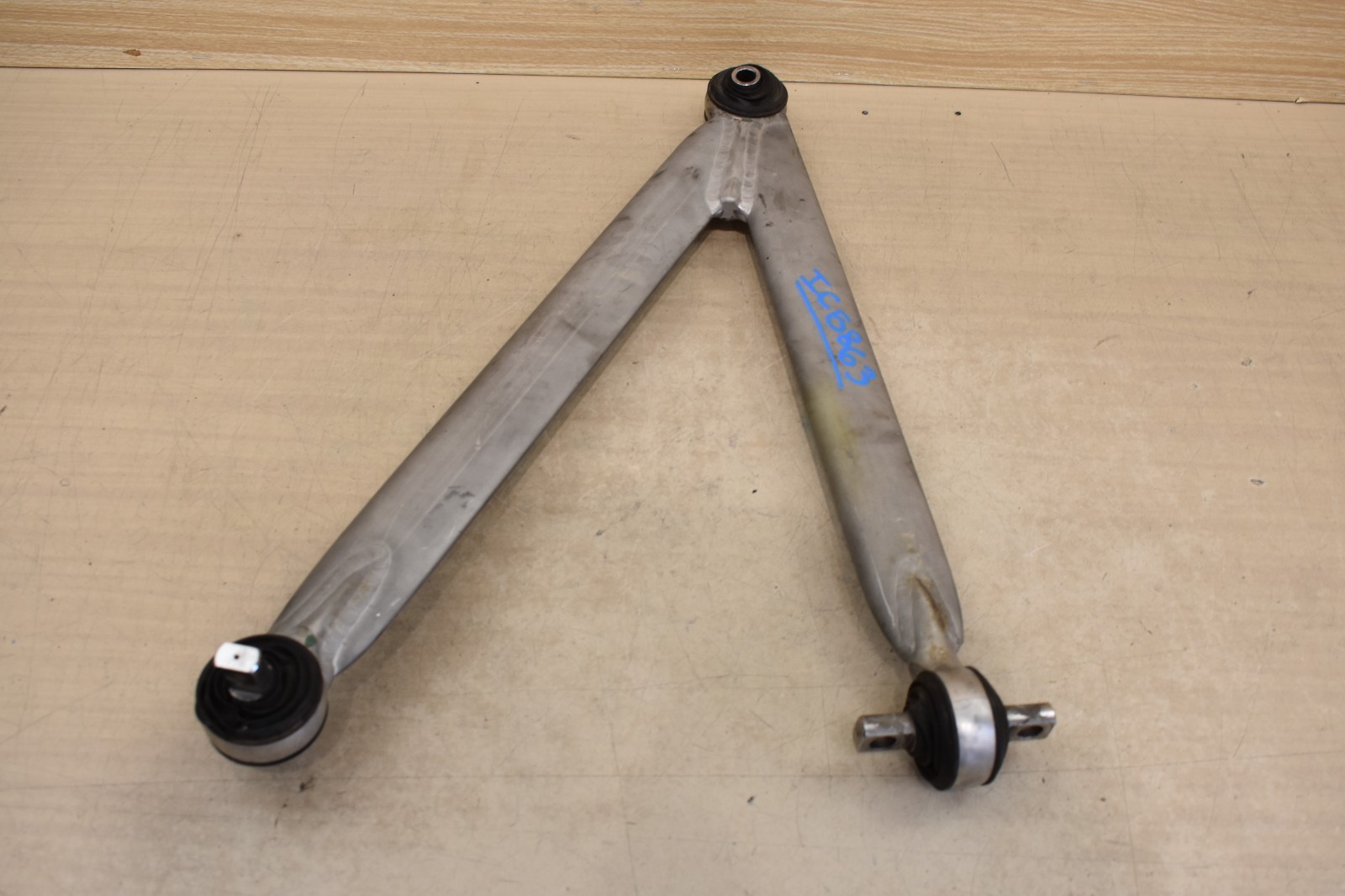 04-06 PORSCHE CARRERA GT REAR SUSPENSION LOWER CONTROL TRACK ARM OEM 98033104101