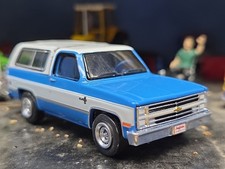Blazer personalizzato 1/64 Greenlight 1984 GMC JIMMY SIERRA 4X4 CORPO QUADRATO CHEVY