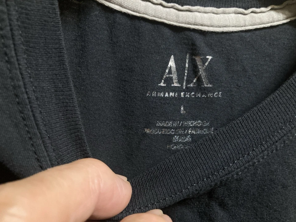 Camiseta unisex ARMANI EXCHANGE; negra carbón; GRANDE; usada y excelente estado Foto 4 de 4