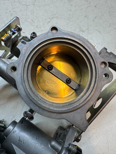KTM 1290 Superduke R 2022 - 2023 Gas- Karosserie Körper & Sensoren 61341101000 - Bild 13 von 20