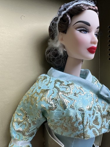 Integrity Fashion Royalty East 59th Dream in Aquamarine Coralynn Kwan Doll NRFB - Bild 3 von 24