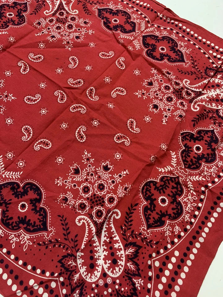 Bandana Vintage Color Rápido Trompa de Elefante Rojo Ribete Paisley Temprano Foto 2 de 4