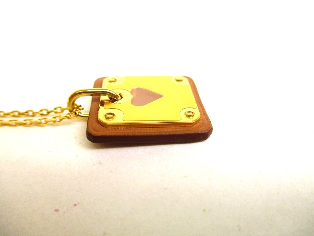 HERMES 大人可愛い ペンダント 本革レザー ゴールド As de Coeur HERMES 大人可愛い ペンダント 本革レザー ゴールド As de Coeur