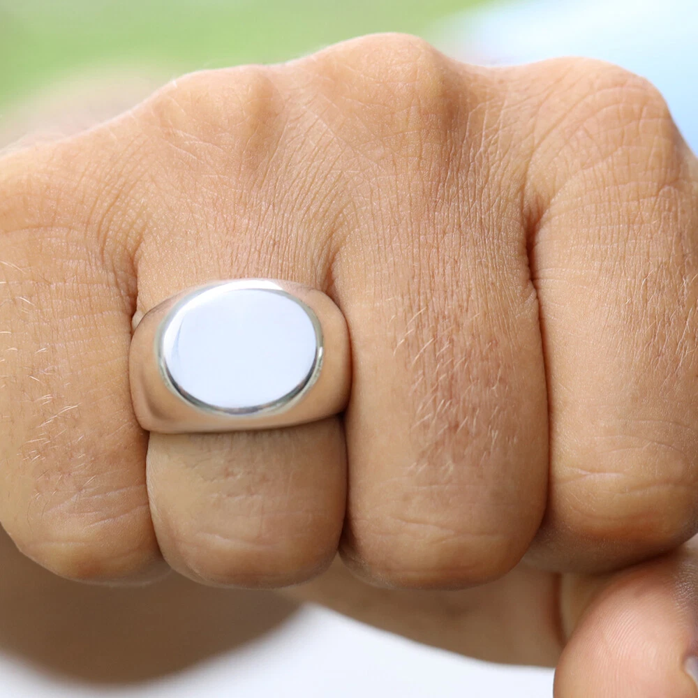 Solid Signet Ring in Silver