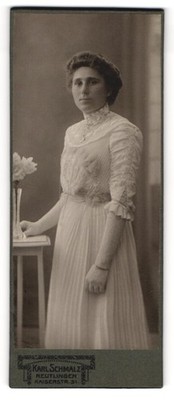 Photograph Karl Schmalz, Reutlingen, Kaiserstr. 31, Karoline Görling in white  