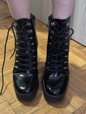 stivali con tacco alto