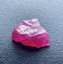 2.20 carats natural rough Piece Sapphire gemstones Facet Grade /From Madagascar