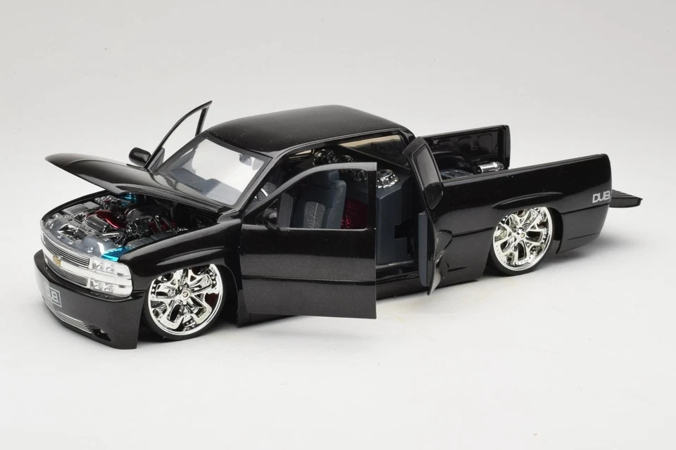 63122-B5 Chevrolet Silverado Tuned Black Jada 1:18 - Immagine 2 di 4
