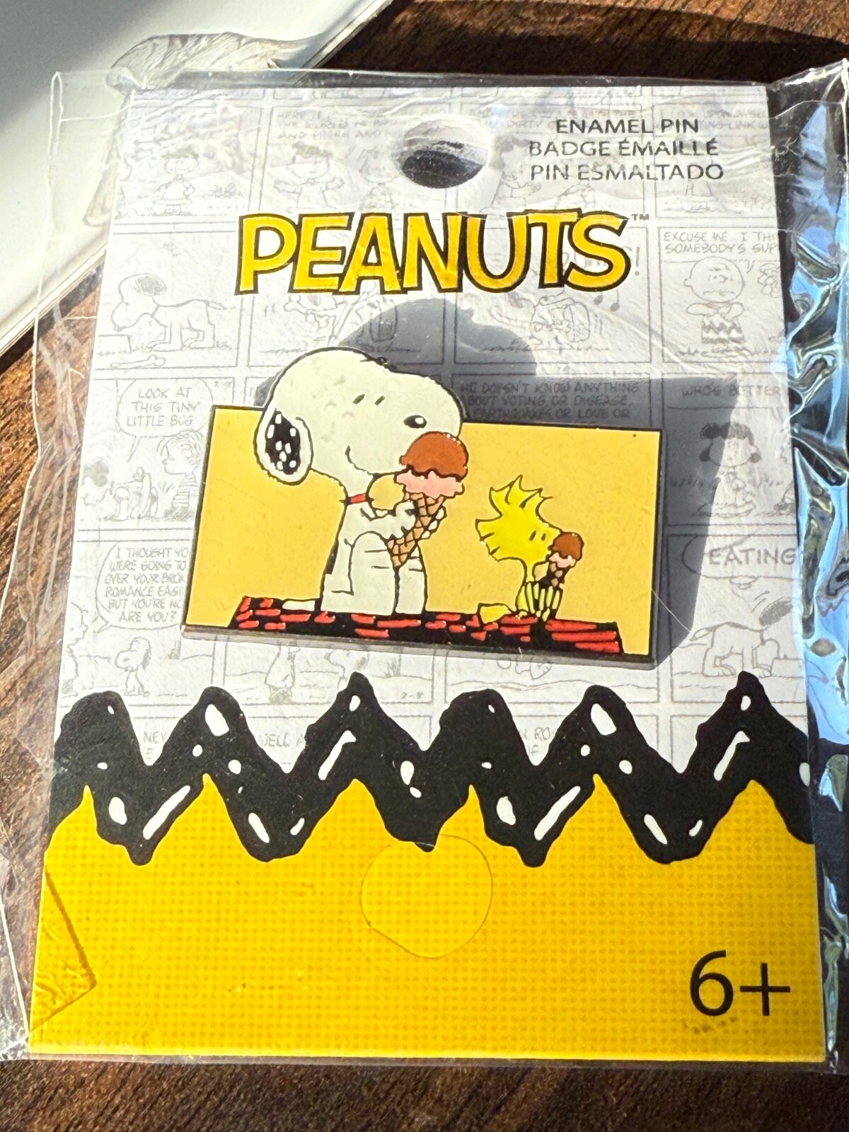 Peanuts Snoopy & Woodstock Eating Ice Cream Pin NEW 