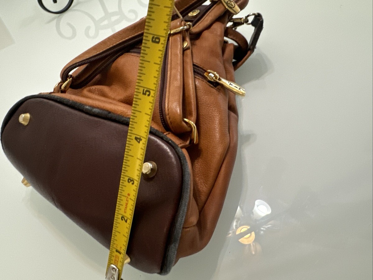 Valentino di Paola Genuine Leather  Purse worn Crossbody Shoulder Backpack T6 Vintage Backpack Valentino Di Paolo/zaino. Valentino Di  main image 3