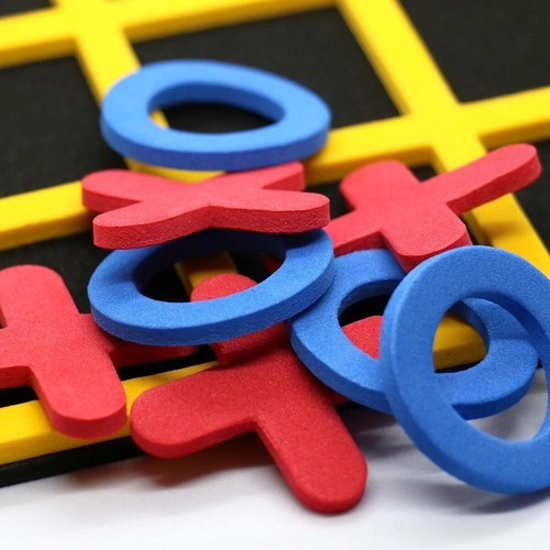 Juego Noughts & Crosses, Foam X's, O's y tabla, Tic Tac Toe, bolsa de fiesta ideal - Imagen 9 de 14