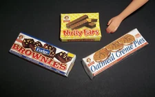 AWESOME BARBIE KELLY SIZE LITTLE DEBBIE SNACKS OATMEAL PIES ++ 1:6 CUTE NEW!!