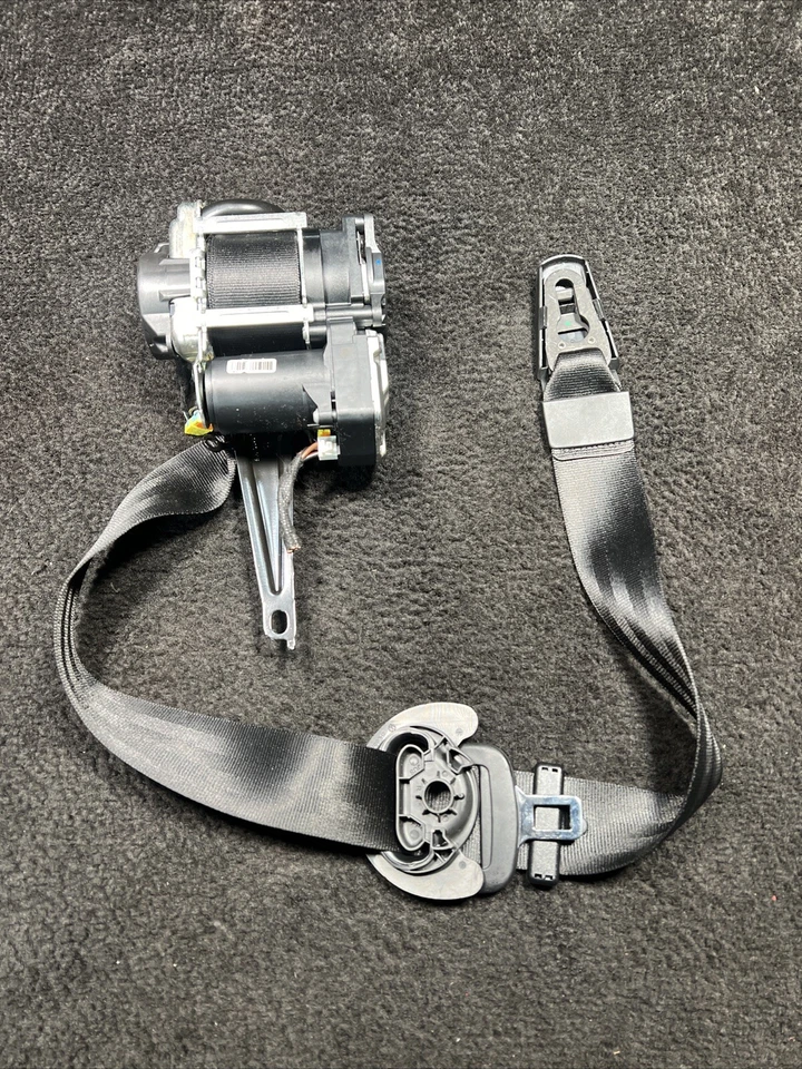 Audi S4 2018 cinturón de seguridad delantero derecho retractor negro OEM 639910400Y Foto 2 de 4