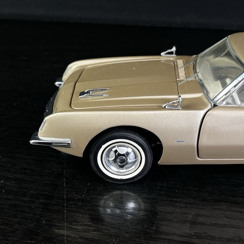FRANKLIN MINT 1:24 SCALE 1963 STUDEBAKER AVANTI GOLD LIMITED EDITION - Picture 3 of 15