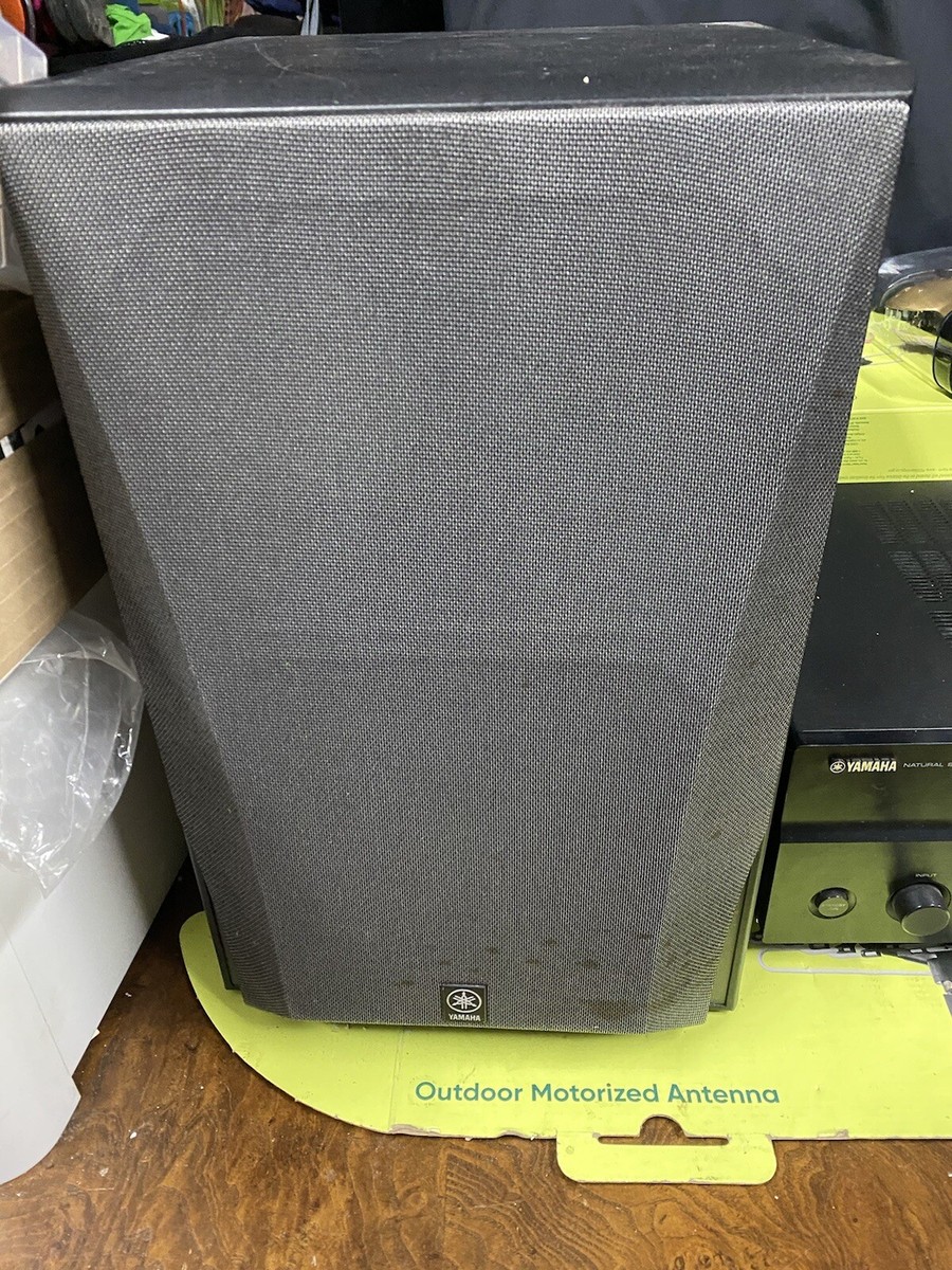 Yamaha Model N0 RX-397 Stereo Receiver/ 2 Yamaha NS-6390 Speakers