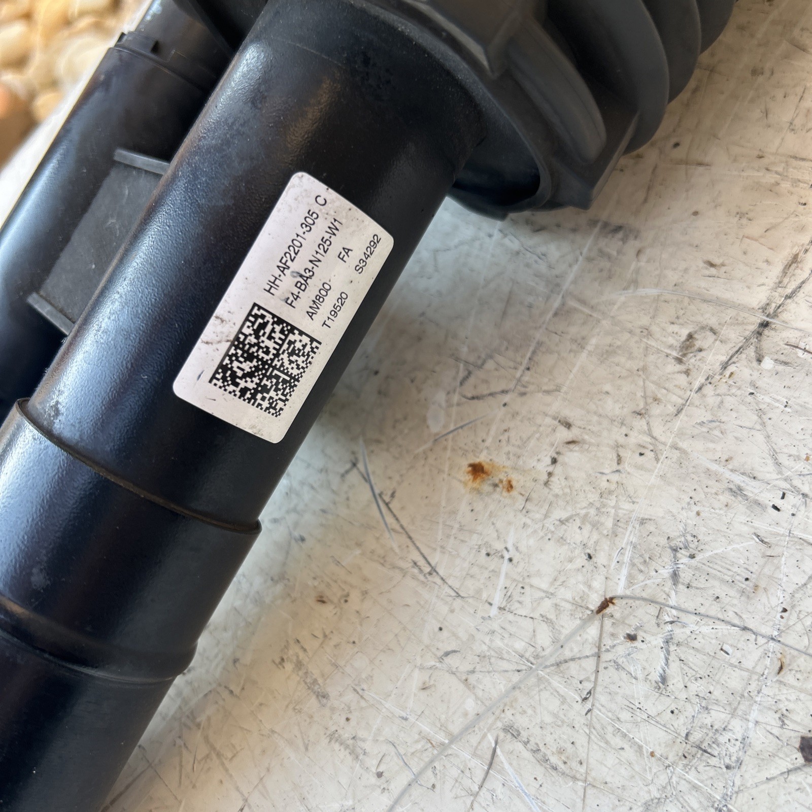 Aston Martin DBX 2020-2024 Front Right Air suspension strut P/N MY8318B036AA