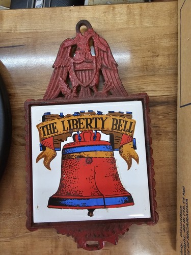 40er Jahre Liberty Bell Gusseisen Untersetzer Made in Japan - Bild 4 von 6