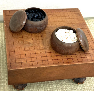 Japanisches Go Board Set Goban mit Beinen Steinen komplett Igo Vintage aus Japan