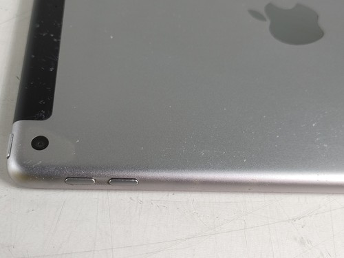 Apple iPad 5th Gen A1823 32 GB iOS 16.7.11 Space Gray ( Wi-Fi + 4G ) Unlocked - Picture 5 of 8