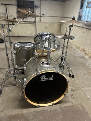 4-piece Pearl Export Series Drum Kit, Hi-hat, 3 Cymbals, and 2 Bonus Tom Shells