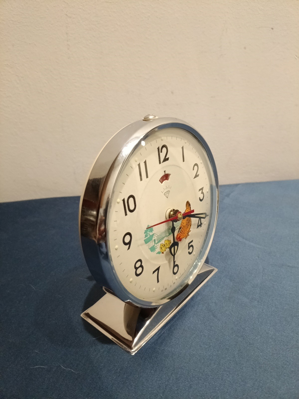 Vintage 1970s SHANGHAI CHINA DIAMOND CHICKEN Animated Table Alarm Clock